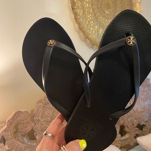 tory burch rubber flip flops